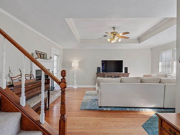 5th image of 2824 Brentwood Dr