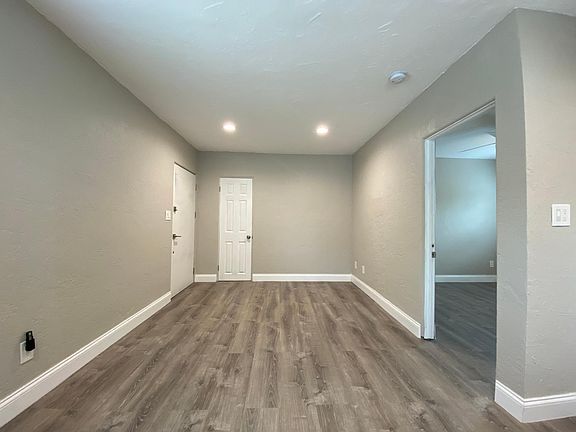 4th image of 119 Hibiscus Ct APT 7