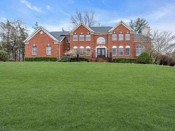 4 Dumont Ct, Bridgewater Twp., NJ 08807