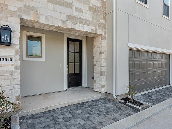 3rd image of 12040 Royal Oaks Banner Way