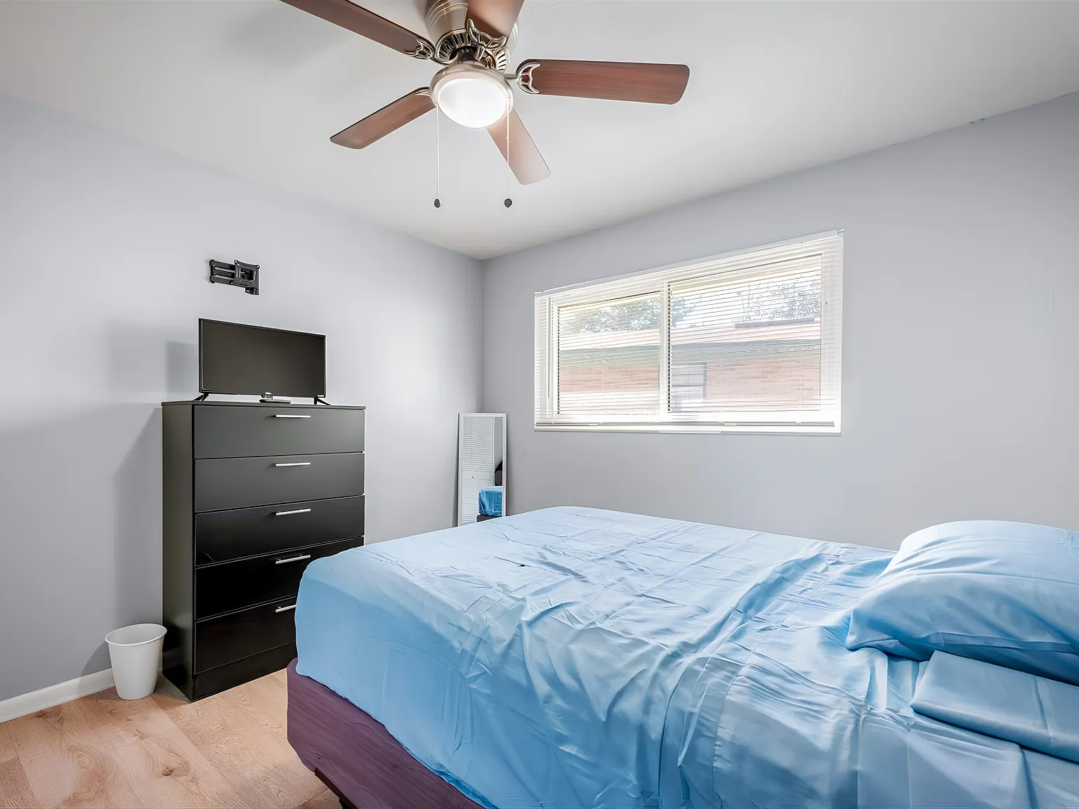 4 bed, 3.0 bath, 1536 sqft, $728 — Photo 2
