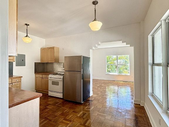 4th image of 4035 Meridian Ave APT 202