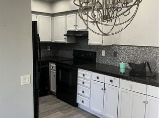 1371 S Sunflower Cir, Palm Springs, CA 92262