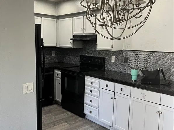 1371 S Sunflower Cir, Palm Springs, CA 92262