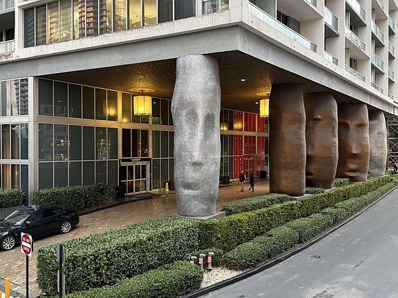 2nd image of 485 Brickell Avenue #3608