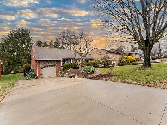 2nd image of 1274 Folkstone Dr