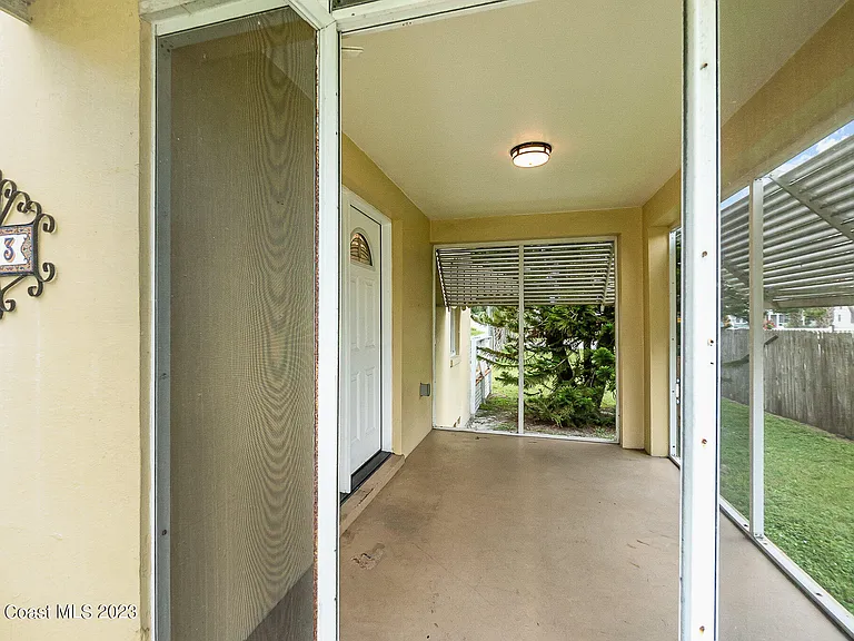 533 E Lincoln Ave — Photo 2