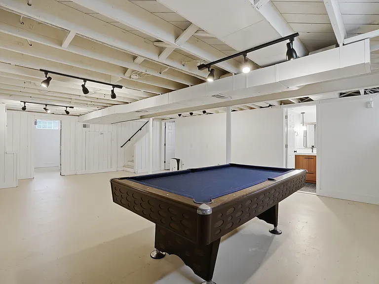 831 Loyola Dr — Photo 21