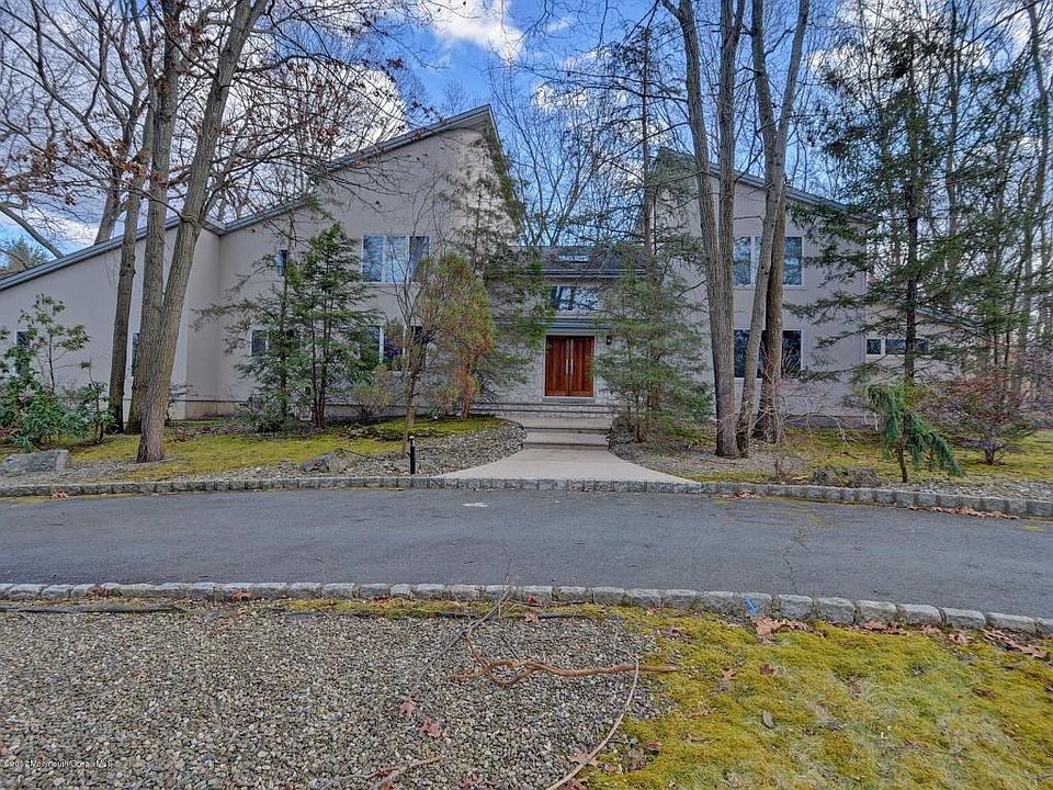 1st image of 5 Beaverdam Dr