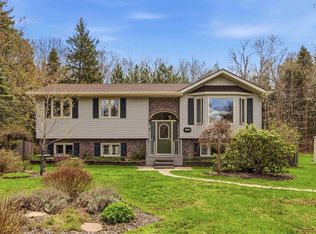 153 Lakecrest Dr, Halifax, NS B4E 3B1