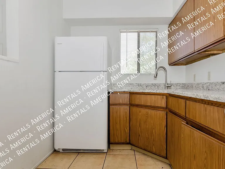 1366 N Riverview Blvd — Photo 15