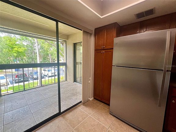5th image of 142 WOODLAKE WYNDE #48