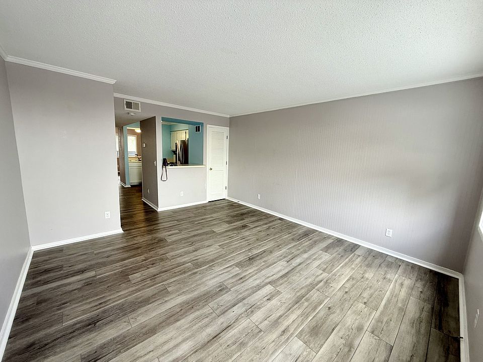 Back Living Room_09152025