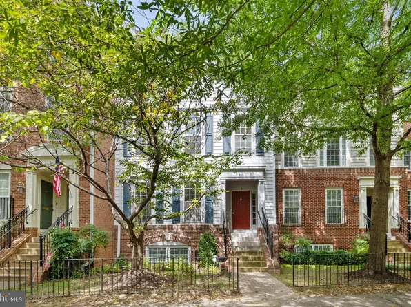 733 Massey Ln #B, Alexandria, VA 22314