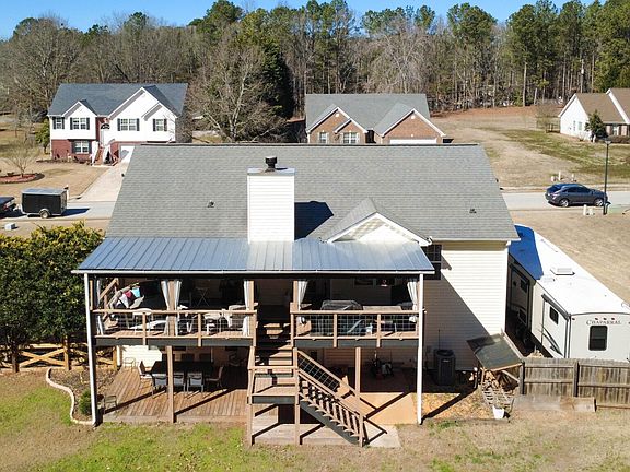 4th image of 505 Emerald Point