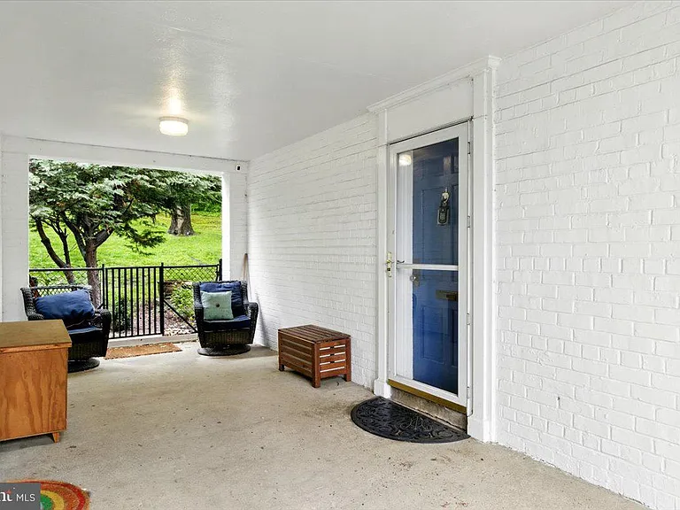 1006 Valley Dr — Photo 18