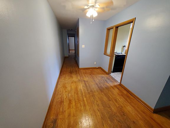 5th image of 693 Fairlawn Dr
