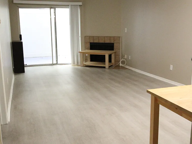 10960 Ashton Ave — Photo 5