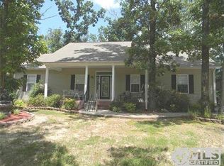 215 Reeves Pointe Ln, Waverly, TN 37185