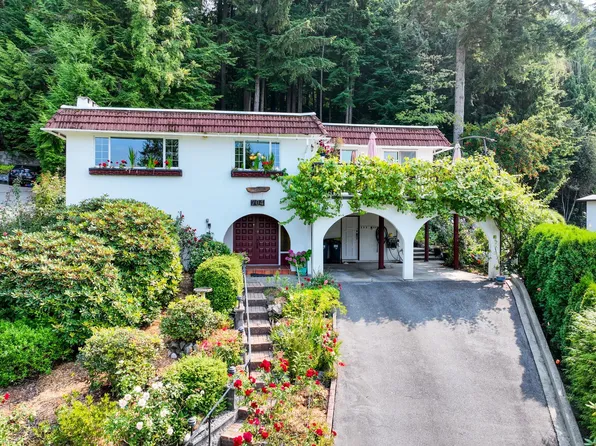 704 Maurelle Ct, North Vancouver, BC V7R 2M1