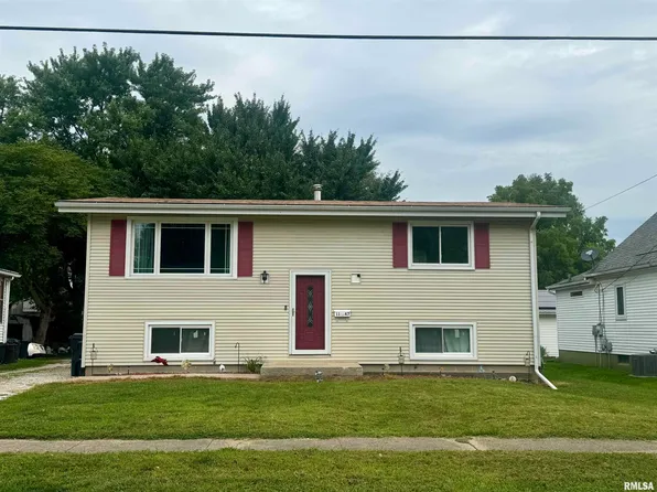 1147 E Chestnut St, Canton, IL 61520