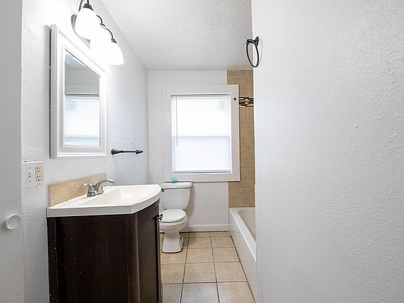 713-MURBELLE-BATHROOM_01182023