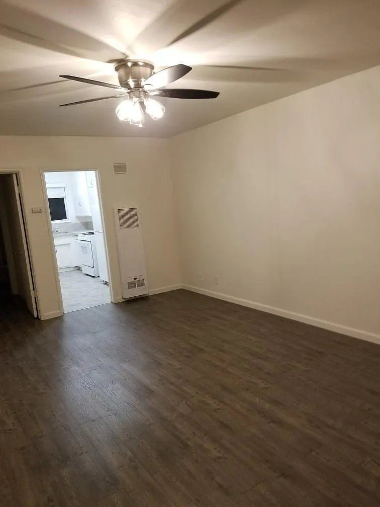 Studio, 500 sqft, $1,849 — Photo 2