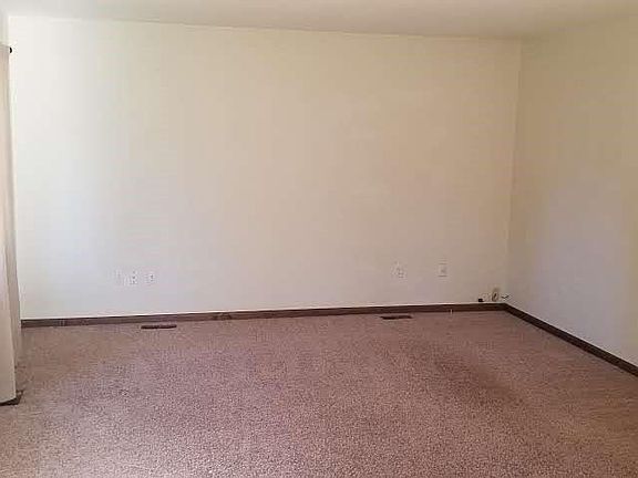 4th image of 33525 Morris Ave