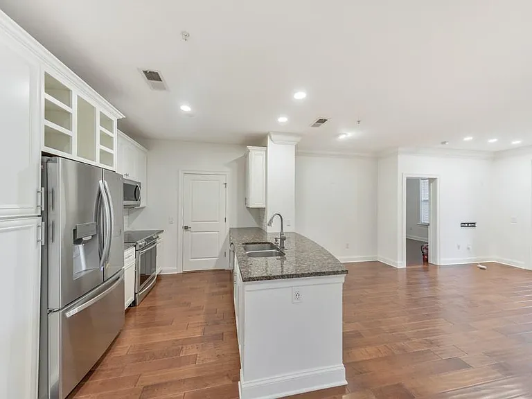 901 Abernathy Rd #1190 — Photo 24