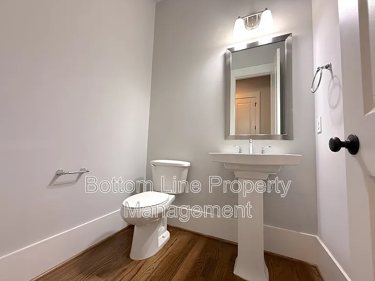 5218 Kelly St — Photo 6