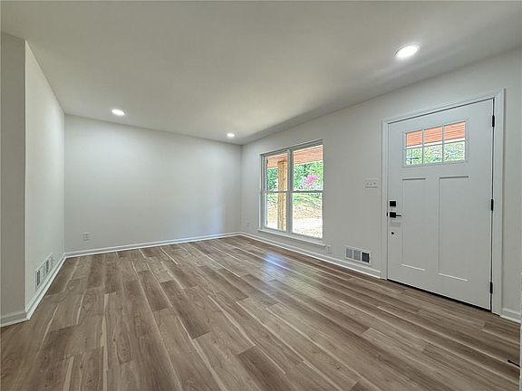 3rd image of 1564 Delia Dr