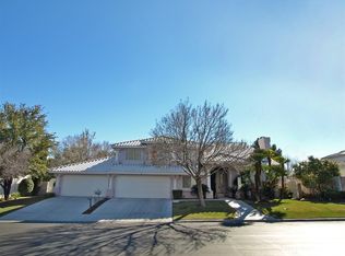 9913 Robin Oaks Dr, Las Vegas, NV 89117