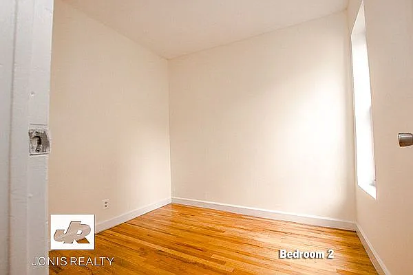 Rented by Jonis Realty | media 4