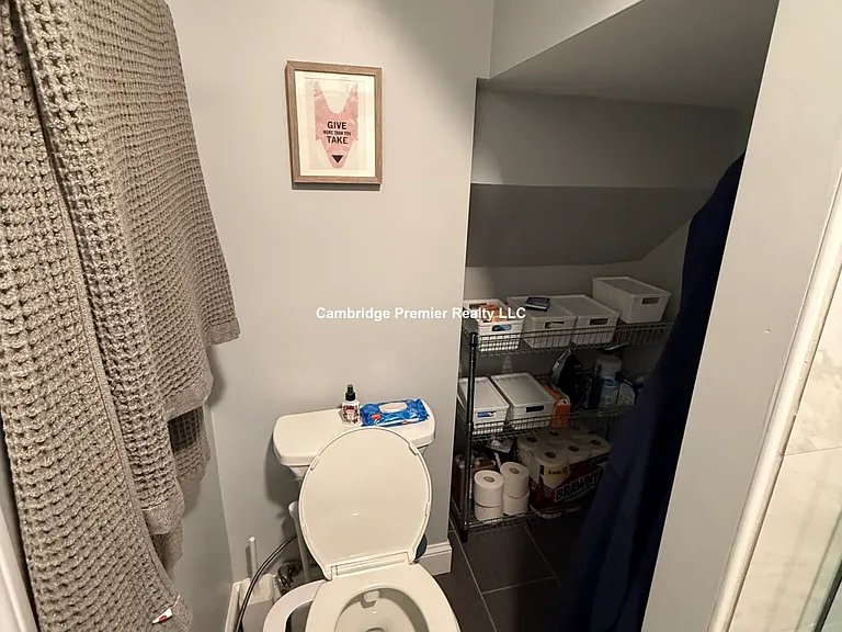 2 Bancroft St #3 — Photo 15