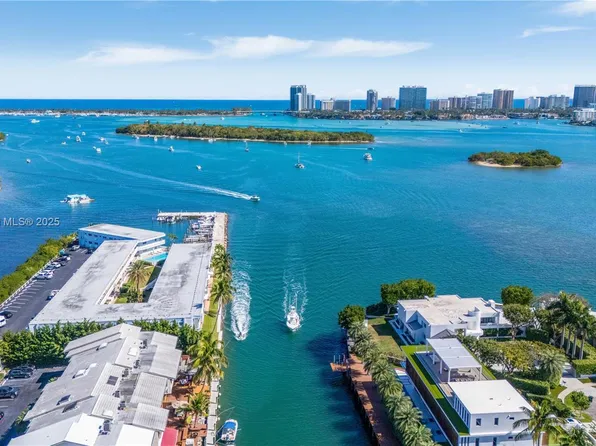 2700 NE 135th St APT 32, North Miami, FL 33181