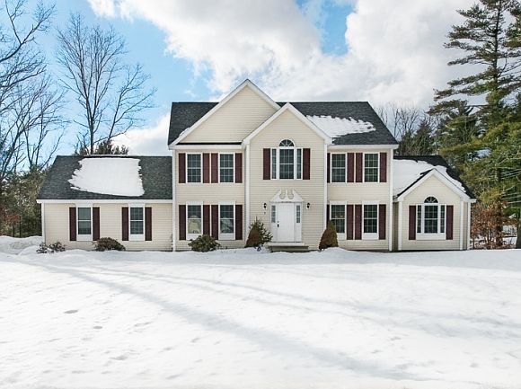 1st image of 3 Hudson Hills Dr