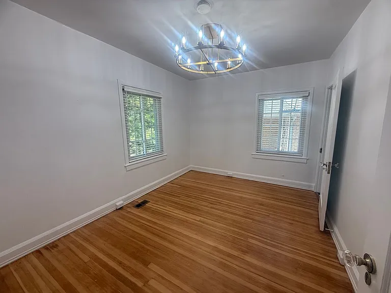 834 N Newport St — Photo 7