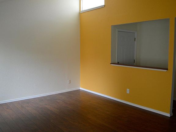 3rd image of 12621 NE 130th Way APT D203