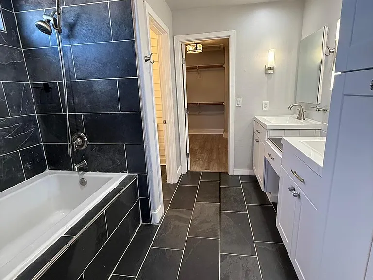 4304 E Milton Dr — Photo 15