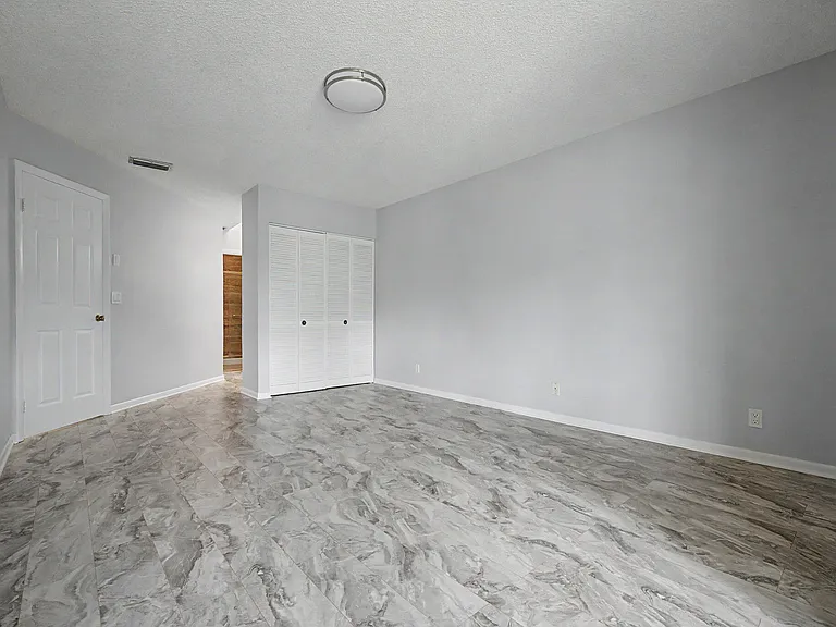 3386 Lucerne Park Dr — Photo 16