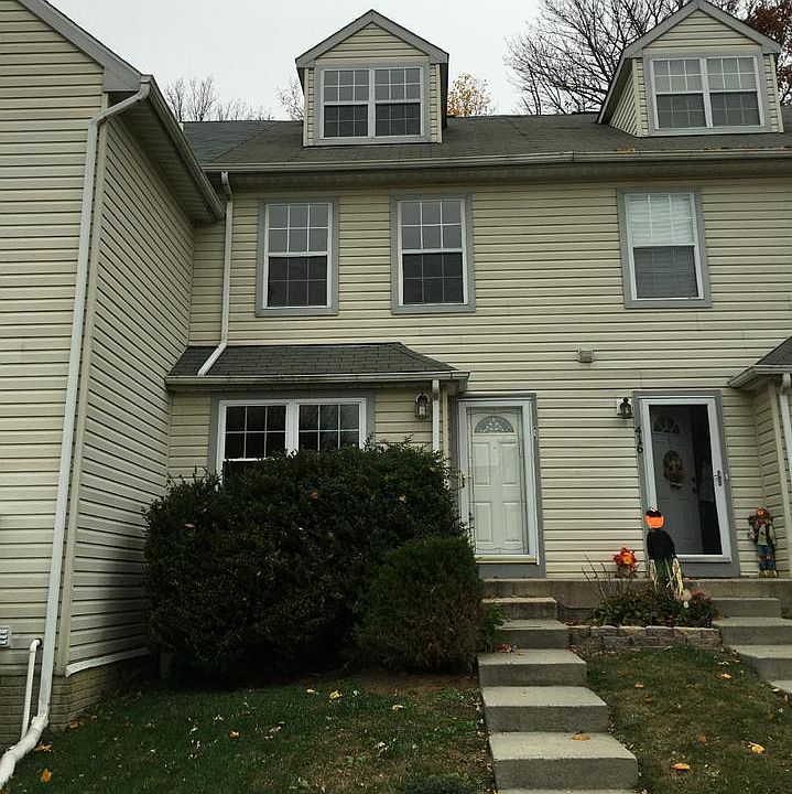 1st image of 418 Darby Ln