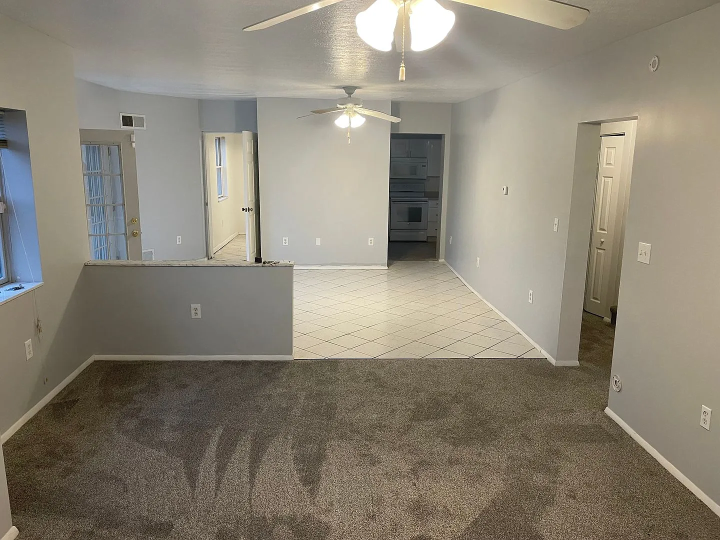 3 bedroom with Office For Rent in Bellevue! — Photo 4