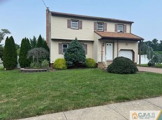 1 Kim Ann Pl, Parlin, NJ 08859