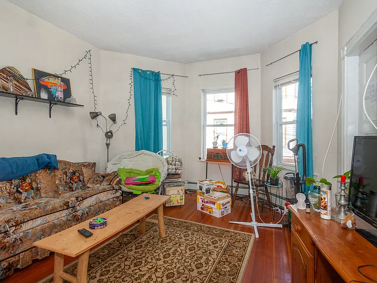 34 Darling St #2 — Photo 9