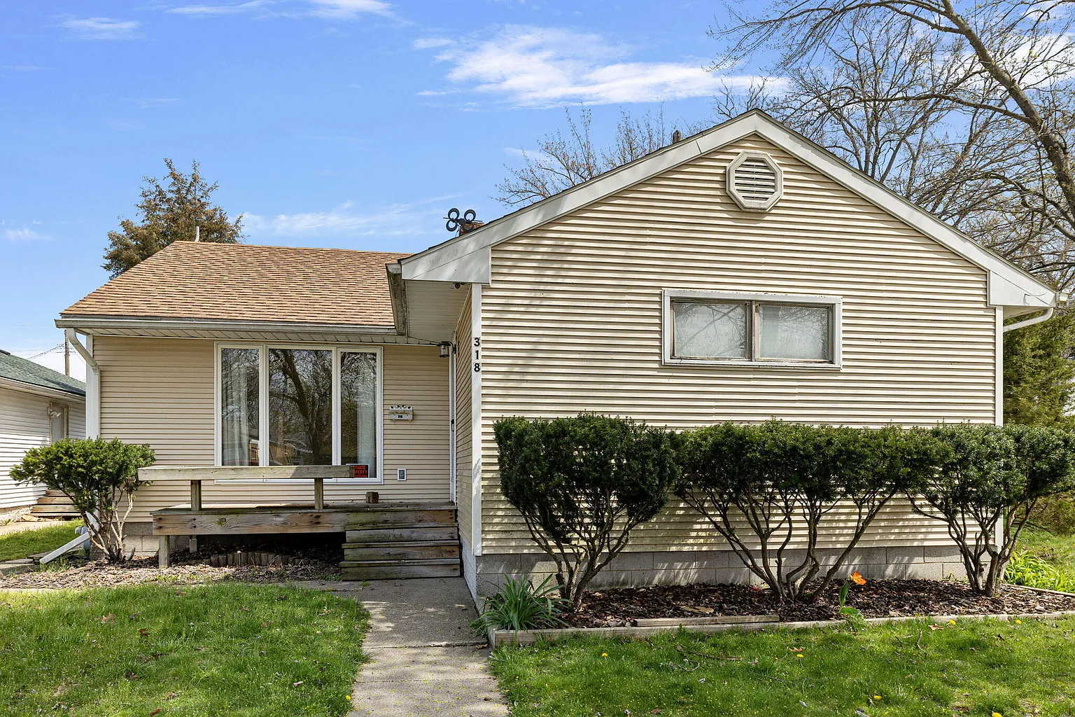 318 S Dickson St photo 1
