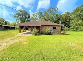 2002 Ray Ave, Pascagoula, MS 39567