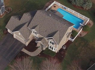 3755 Smithfield Curv, Woodbury, MN 55129