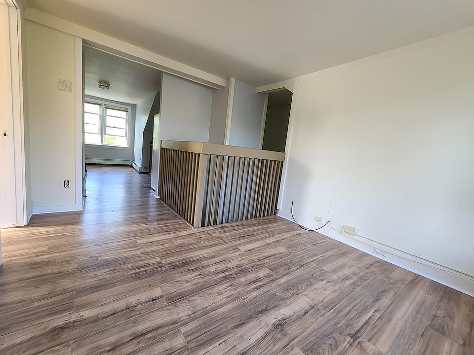 1st image of 88 Emerson St Floor 3