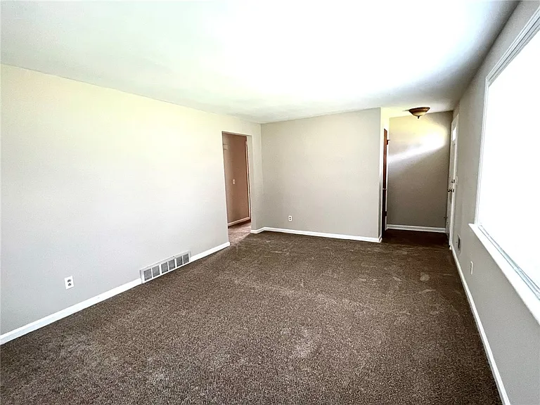 2431 Westside Dr — Photo 9