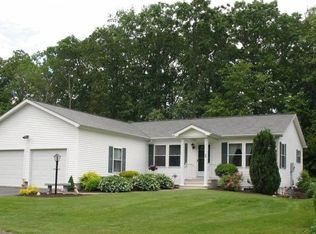 33 Indian Hill Rd, Uncasville, CT 06382